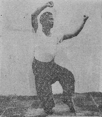 Posture 13 : fouler, la roue qui bascule — planche 13 de l&rsquo;édition de 1947