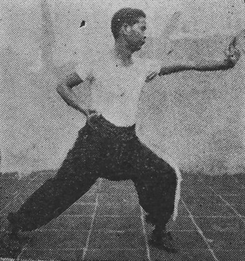 Posture 14 : fouler et avancer, en sens inverse — planche 14 de l&rsquo;édition de 1947