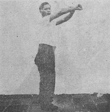 Posture 32 : montrer l&rsquo;étoile, changer la lune — planche 32 de l&rsquo;édition de 1947