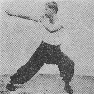 Posture 41 : avancer, l&rsquo;éventail — planche 41 de l&rsquo;édition de 1947
