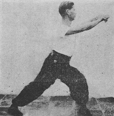 Posture 43 : cercle et frappe à la tempe — planche 43 de l&rsquo;édition de 1947