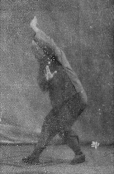 paume qui suit la force à droite, 1re partie (photographie de 1937)