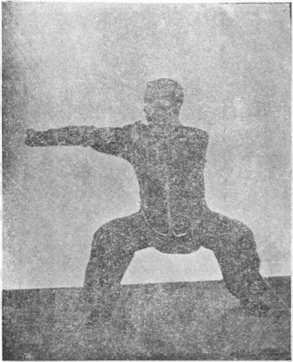 Quarantième posture : posture du cavalier, la paume droite tendue de biais, planche de l&rsquo;édition de 1958