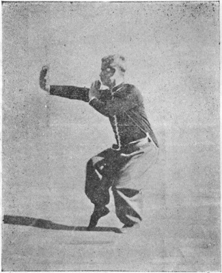 Quarante-troisième posture : posture du tigre enjambé, les paumes relevées, planche de l&rsquo;édition de 1958