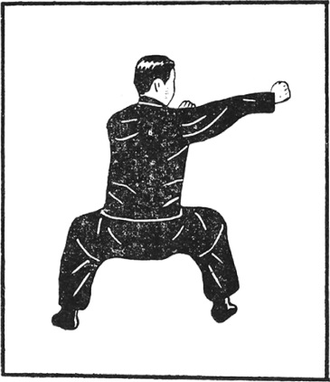 Posture 9 (planche 9) : la paume gauche s’insinue, le poing droit fend de haut en bas