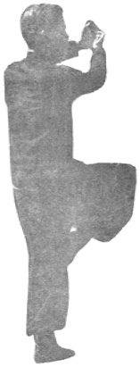 Posture 30 — Jambe levée, paumes qui se frappent : photographie de Luo Guangyu dans l&rsquo;édition de 1954
