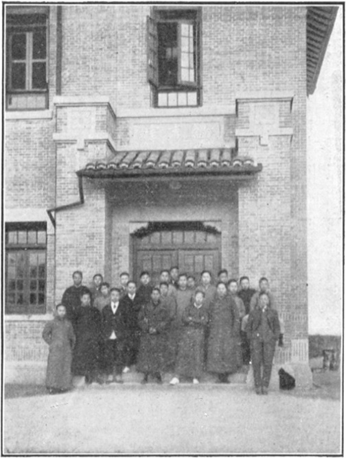 Société d’arts de combat de l’université Saint-Jean de Shanghai, instructeur Huo Dongge