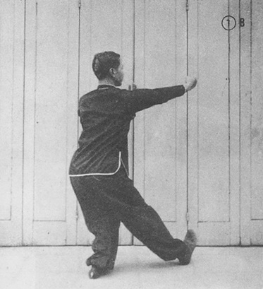 Posture 7 : après le troisième retrait, posture d&rsquo;immobilisation — planche de la publication de 1971