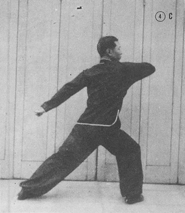 Posture 4 : le retour à la posture du simple fouet — planche de la publication de 1971