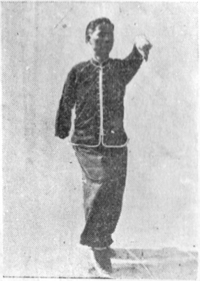 Posture 6a : la paume gauche changée en crochet