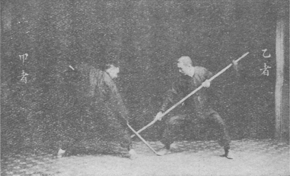 Planche 12 de l&rsquo;édition de 1930 : Le talon du bâton pique vers la jambe gauche de B