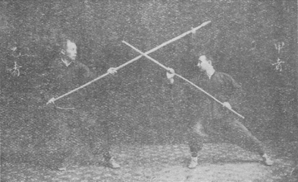 Planche 20 de l&rsquo;édition de 1930 : Le talon du bâton fend vers B, qui enveloppe avec le fût de sa lance
