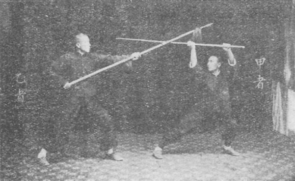 Planche 49 de l&rsquo;édition de 1930 : B pique vers le front, A soutient le bâton
