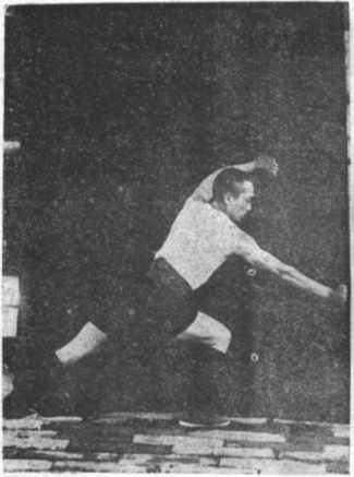 Posture 14, la posture du poing qui plante, planche de l&rsquo;édition de 1929