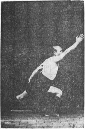 Posture 19, la grue blanche déploie ses ailes, planche de l&rsquo;édition de 1929