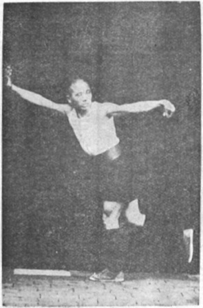 Posture 22, regarder derrière soi, planche de l&rsquo;édition de 1929