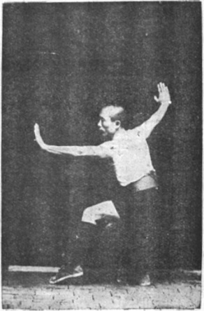 Posture 24, la paume retournée qui relève vers l&rsquo;aine, planche de l&rsquo;édition de 1929