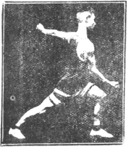 Figure 9 du manuel original de 1922 (教門彈腿圖說) — Première ligne : frapper et balayer comme une palanche (第一路\u3000衝掃似扁擔)