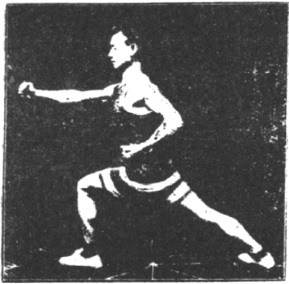 Figure 139 du manuel original de 1922 (教門彈腿圖說) — Huitième ligne : se planter et frapper du pied comme une roue qui tourne (第八路\u3000庄跥如轉環)