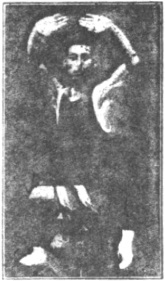 Figure 142 du manuel original de 1922 (教門彈腿圖說) — Huitième ligne : se planter et frapper du pied comme une roue qui tourne (第八路\u3000庄跥如轉環)