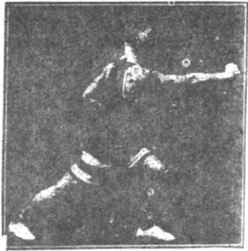 Figure 146 du manuel original de 1922 (教門彈腿圖說) — Huitième ligne : se planter et frapper du pied comme une roue qui tourne (第八路\u3000庄跥如轉環)
