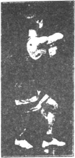 Figure 150 du manuel original de 1922 (教門彈腿圖說) — Neuvième ligne : heurter et verrouiller, forcer la porte (第九路\u3000碰鎖重閃門)