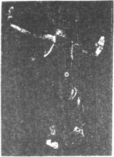 Figure 155 du manuel original de 1922 (教門彈腿圖說) — Neuvième ligne : heurter et verrouiller, forcer la porte (第九路\u3000碰鎖重閃門)