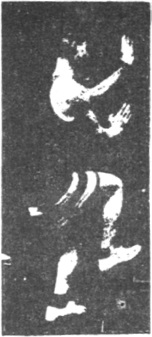 Figure 163 du manuel original de 1922 (教門彈腿圖說) — Neuvième ligne : heurter et verrouiller, forcer la porte (第九路\u3000碰鎖重閃門)