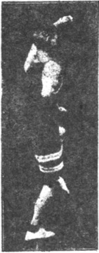 Figure 171 du manuel original de 1922 (教門彈腿圖說) — Dixième ligne : tailler les fleurs comme une flèche qui part (第十路\u3000裁花如箭彈)