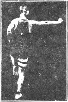 Figure 28 du manuel original de 1922 (教門彈腿圖說) — Première ligne : frapper et balayer comme une palanche (第一路\u3000衝掃似扁擔)