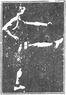 Figure 36 du manuel original de 1922 (教門彈腿圖說) — Deuxième ligne : la croix, tirer et percer (第二路\u3000十字人拉鑽)