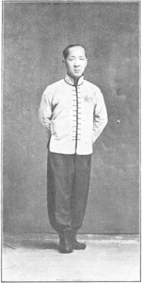 Chen Tiesheng (陳鐵生, aussi appelé Zhuomei), de Xinhui au Guangdong, rédacteur en chef du volume