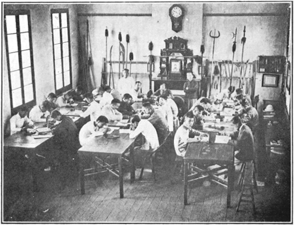 Photographie de la classe de calligraphie du Jingwu, planche des Annales du Jingwu de 1919