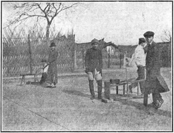 Seconde photographie de l&rsquo;entraînement en campagne, planche des Annales du Jingwu de 1919