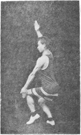 Figure 5 du côté droit : esquive vers l’avant, paume droite vers le haut