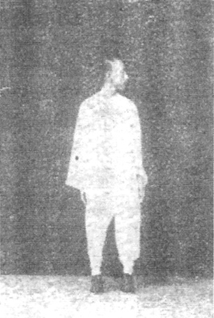 Dix-septième figure : les paumes pendantes, la tête tournée jusqu’à l’épaule gauche (édition de 1930)