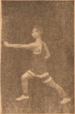 Posture 19, poing gauche qui jaillit, édition de 1928