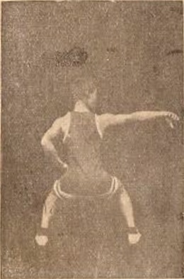Posture 6, enrouler le coude gauche en posture du cavalier, édition de 1928
