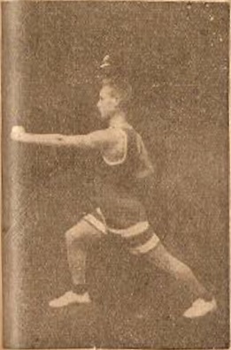 Posture 8, poing qui jaillit et frappe, édition de 1928