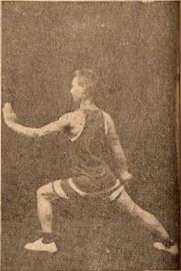 Posture 1, avancer et relever la paume, édition de 1928
