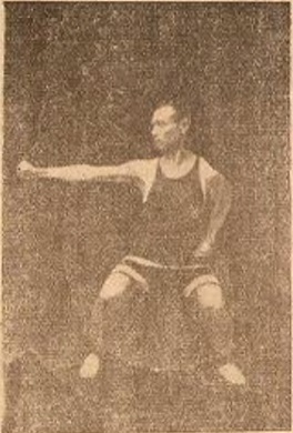 Posture 7, poing qui jaillit en posture du cavalier, édition de 1928