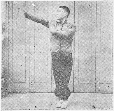 Figure 22 : pas dérobé, les paumes poussant vers la droite