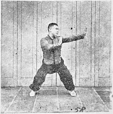 Figure 58 : les paumes poussant avec force vers la gauche