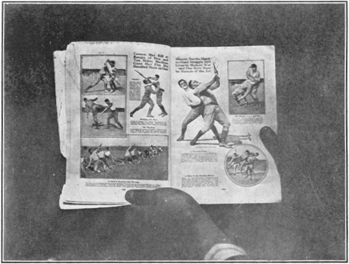 Pages d’une revue américaine montrant des soldats à l’entraînement
