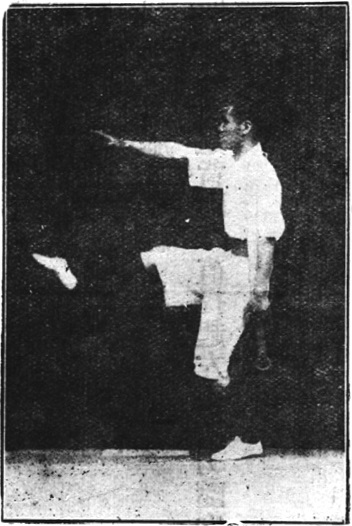 Figure 3, vue de côté (planche complémentaire) : le bond et la frappe du pied