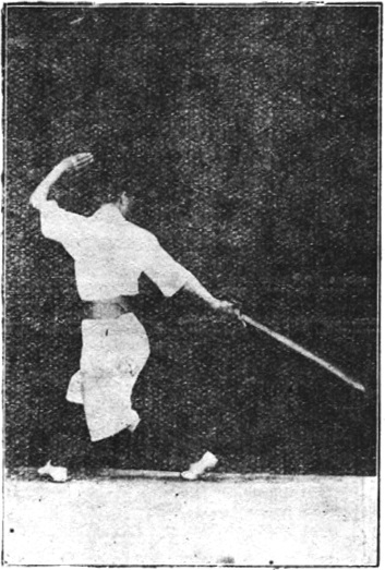 Figure 28 : la posture de piquer le sabre vers la droite