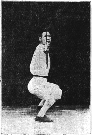 Figure 31 : la posture de présenter le sabre vers la droite