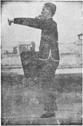 Posture 3 : jambe droite levée, la paume droite revenue sur l&rsquo;épaule gauche — planche de l&rsquo;édition de 1957