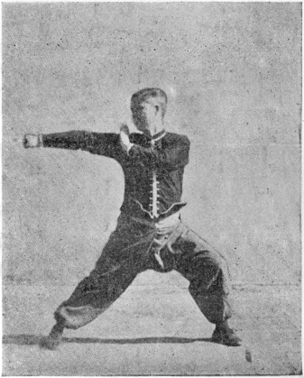 Posture 17 : pas d&rsquo;effondrement, le poing de complément à droite — planche de l&rsquo;édition de 1958