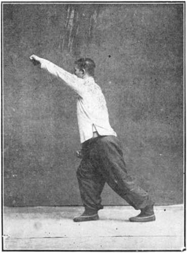 Planche 35 de l&rsquo;édition de 1919 : protection de l&rsquo;entrejambe et frappe à l&rsquo;oreille, vers l&rsquo;ouest